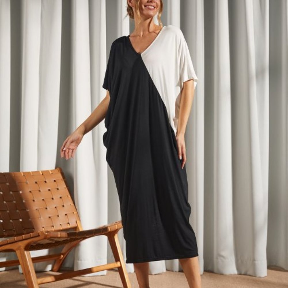 Black & White Color-Block V-Neck Cocoon Dress